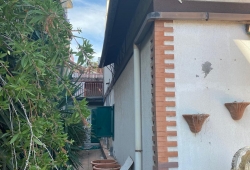 Gravina di Catania casa singola 4 vani con terrazzo