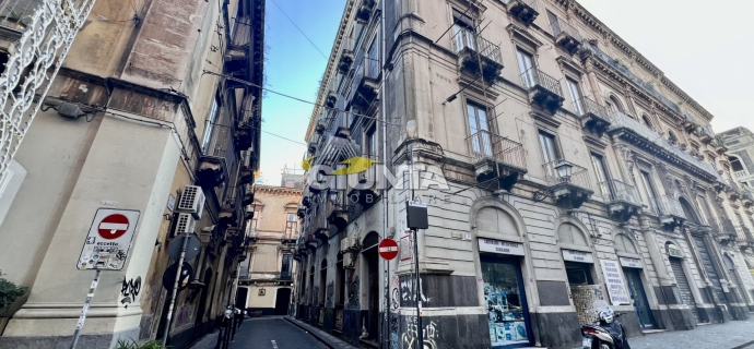 Zona Garibaldi/Piazza Mazzini 2,5 vani ristrutturato