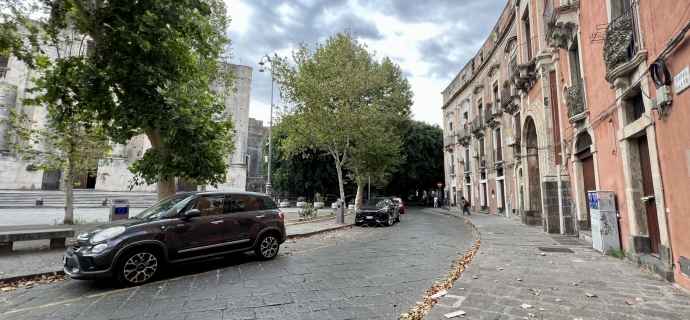 Piazza Dante/Benedettini due vani divisibile